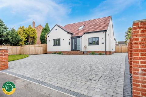 4 bedroom detached house for sale, Ingham Road, Bawtry, Doncaster