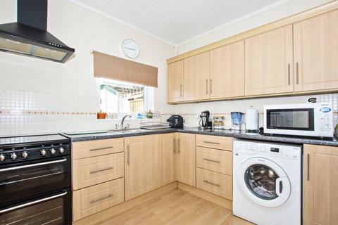 2 bedroom semi-detached house for sale, Halfway Street, Sidcup, DA15