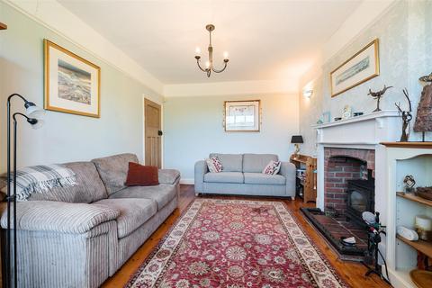 3 bedroom chalet for sale, Davis Street, Hurst, Berkshire, RG10 0TH