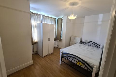 1 bedroom flat to rent, Carlton Avenue, Harrow HA3