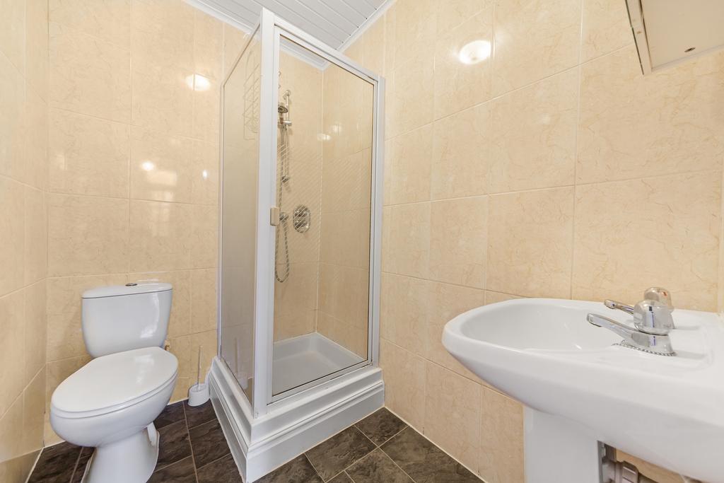 51 Florence Road Wimbledon SW19 8 TH-6