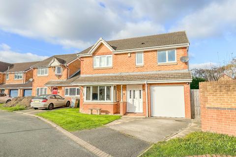 4 bedroom detached house to rent, Waring Way, Dewsbury, WF12 7TG