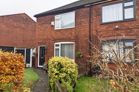 2 bedroom end of terrace house for sale, Heristone Avenue, Denton