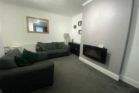 2 bedroom house to rent, Luddenden Place, Queensbury, Bradford