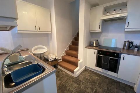 2 bedroom house to rent, Luddenden Place, Queensbury, Bradford