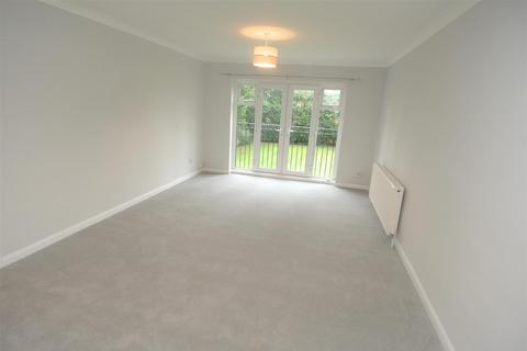 2 bedroom apartment to rent, Oatlands Drive, Weybridge KT13