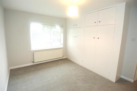 2 bedroom apartment to rent, Oatlands Drive, Weybridge KT13