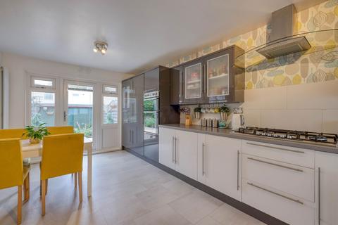 34 Evenlode Close, Redditch, B98 7NA