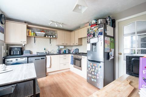 3 bedroom townhouse for sale, School Street, Cottingley, Bingley, West Yorkshire, BD16