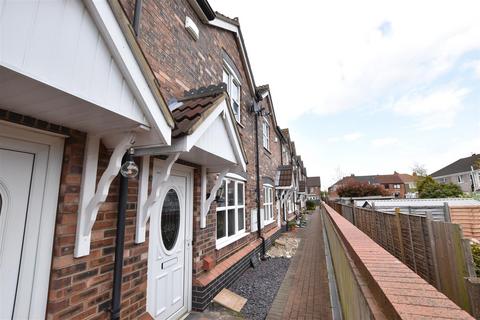 2 bedroom terraced house to rent, Highwood Mews, Cleethorpes DN35