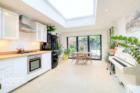 137 Wellington Road, Forest Gate, London, E7 9BT