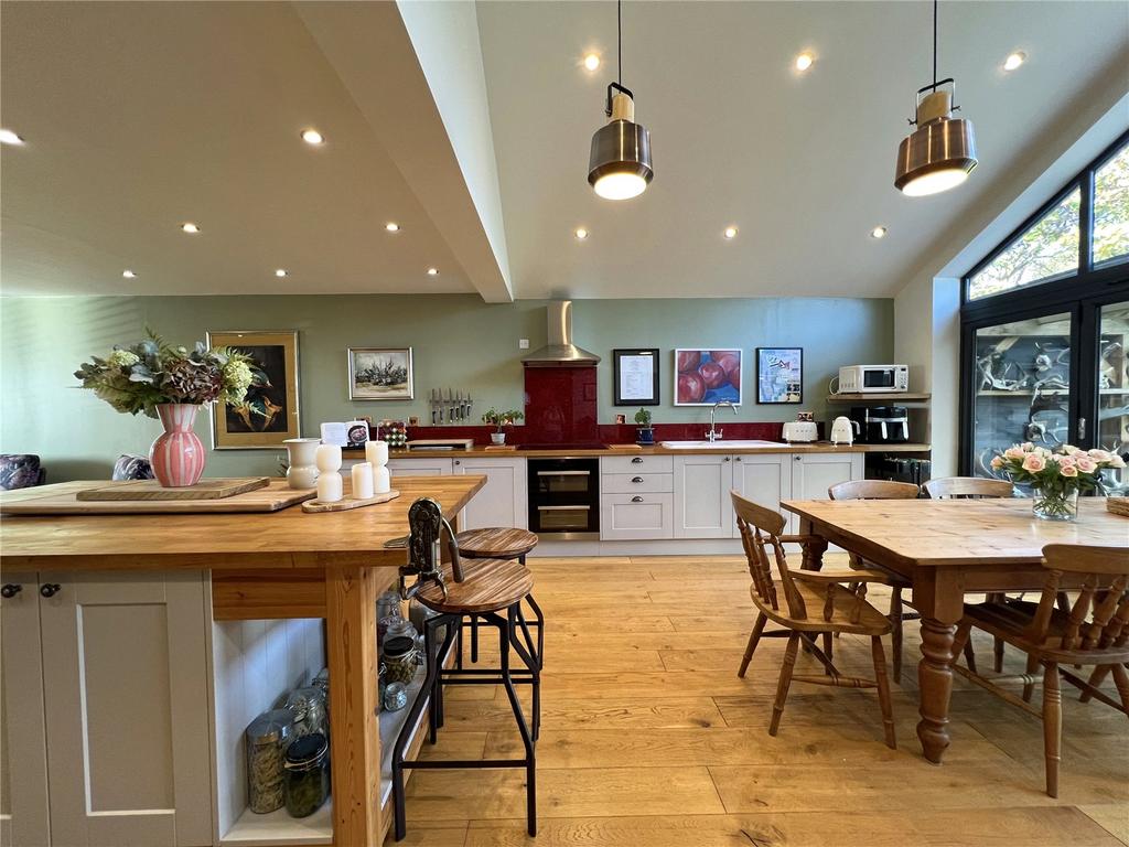 Kitchen/Dining