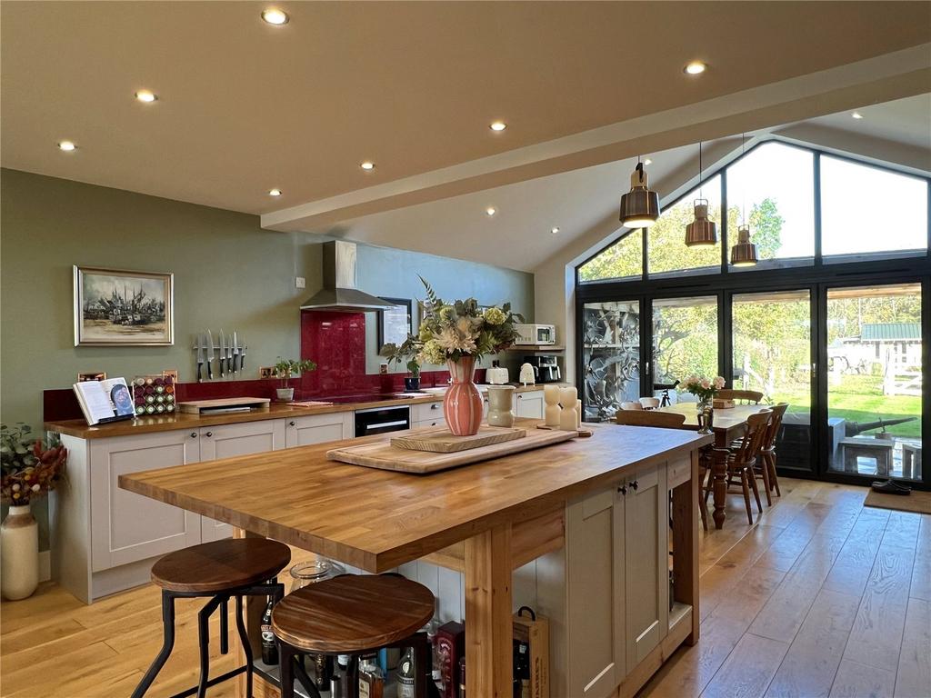 Kitchen/Dining
