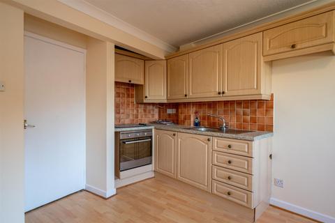 1 bedroom flat to rent, Legion Road, Hayling Island PO11