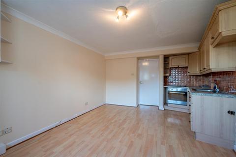 1 bedroom flat to rent, Legion Road, Hayling Island PO11