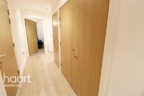 1 bedroom flat to rent, Cathedral Court - Wideford Drive - RM7