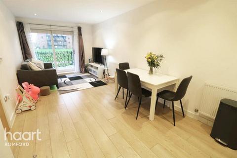 1 bedroom apartment to rent, Wideford Drive, Romford