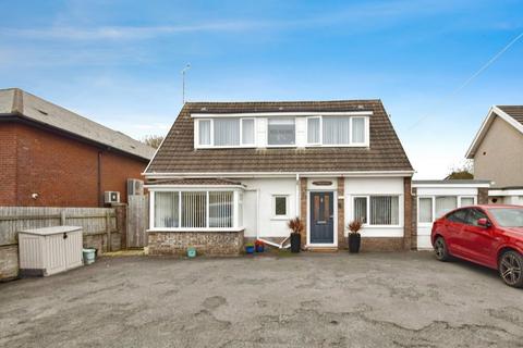 3 bedroom detached house for sale, Llwynhendy Road, Llanelli SA14