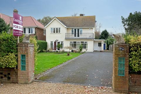 4 bedroom detached house for sale, The Fairway, Aldwick Bay Estate, Aldwick, Bognor Regis, West Sussex PO21