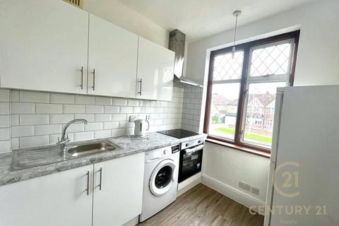 1 bedroom in a house share to rent, Raeburn Avenue, SURBITON KT5