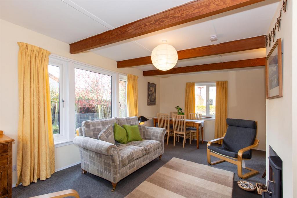 Sitting Room &amp; Dining Area