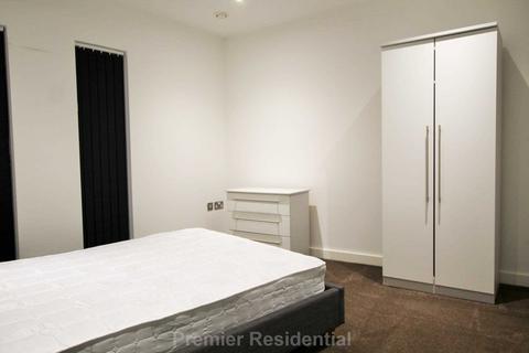 2 bedroom apartment to rent, Commercial Street, Manchester M15