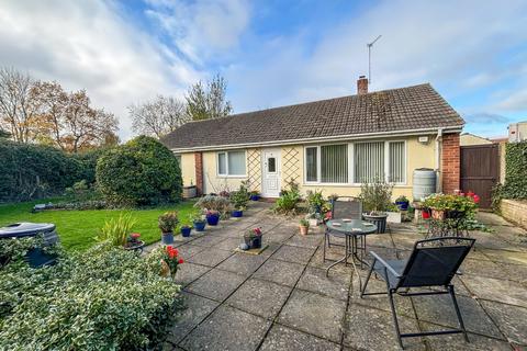 2 bedroom bungalow for sale, Burnham Road, Highbridge, Somerset, TA9