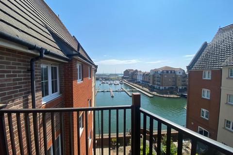 2 bedroom apartment to rent, Madeira Way, Eastbourne BN23