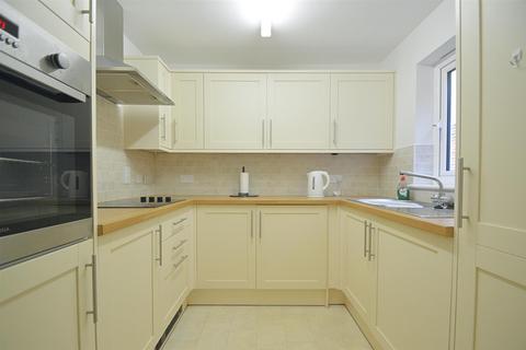 1 bedroom ground floor flat for sale, SUPERB GROUND FLOOR APARTMENT * SHANKLIN