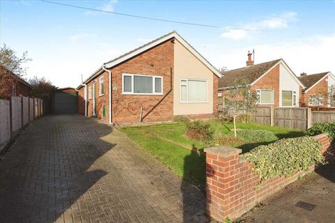 3 bedroom bungalow for sale, Overton Close, Navenby