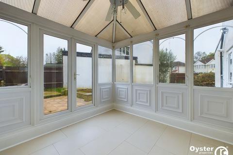 52 Balmoral Road, Harrow, HA2 8TD