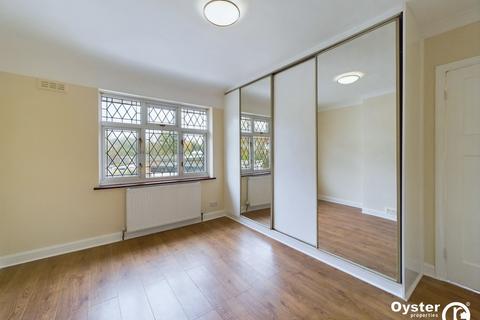 52 Balmoral Road, Harrow, HA2 8TD