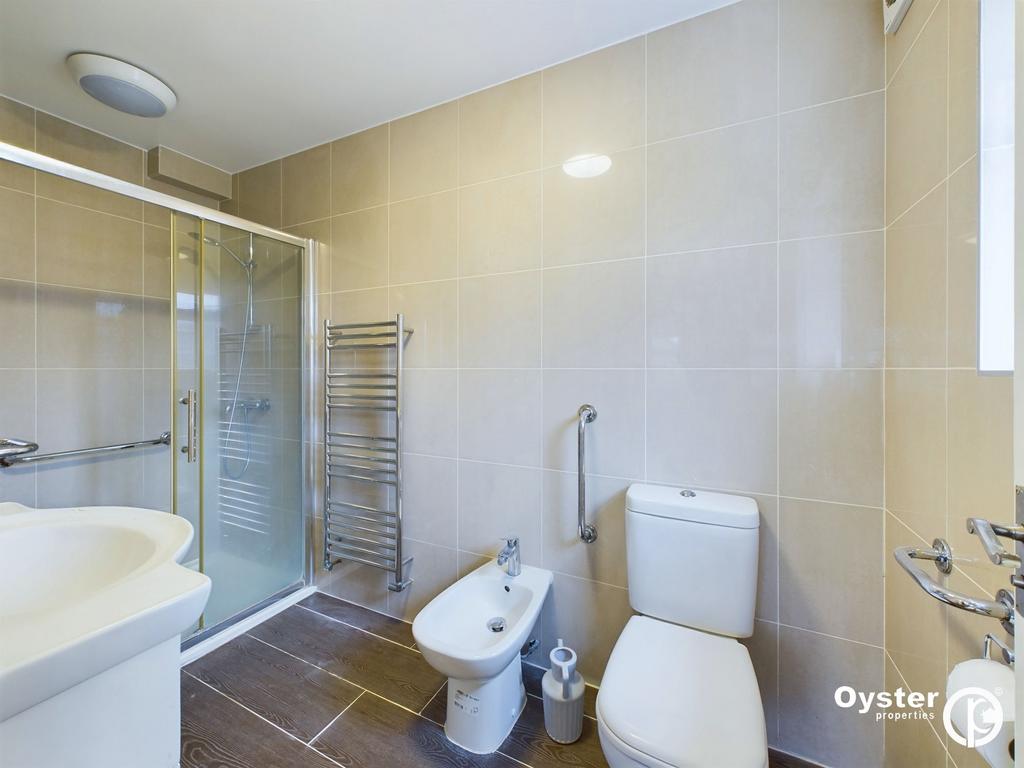 En-Suite Bathroom