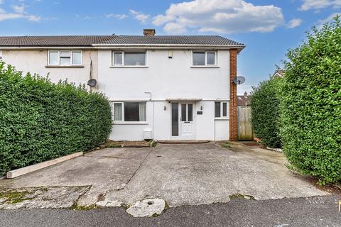 3 bedroom end of terrace house for sale, Chard Avenue, Llanrumney, Cardiff. CF3