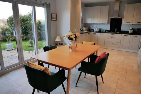 4 Cherhill Way, Calne, SN11 0FG