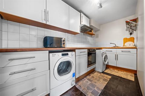 1 bedroom flat for sale, Eastgate Gardens, Guildford