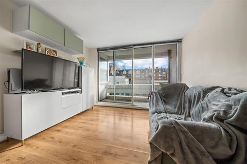 1 bedroom flat for sale, Eastgate Gardens, Guildford