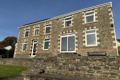 Heol Maes Pica, Lower Cwmtwrch, Swansea.