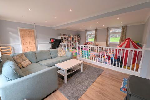 5 bedroom detached house for sale, Heol Maes Pica, Lower Cwmtwrch, Swansea.