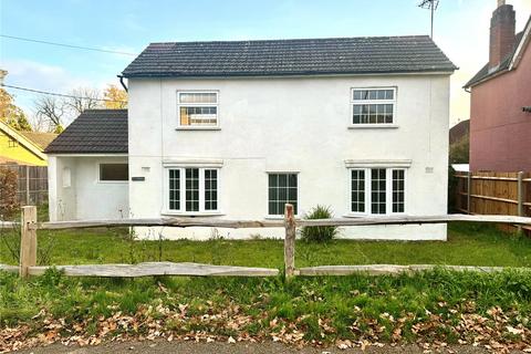 3 bedroom detached house to rent, Chalet Hill, Bordon, Hampshire, GU35