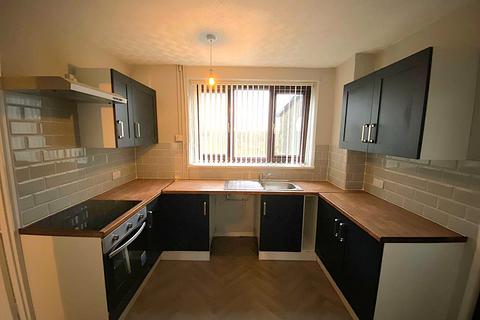 3 bedroom terraced house to rent, Rosewood Court, Swansea