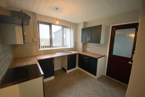 3 bedroom terraced house to rent, Rosewood Court, Swansea