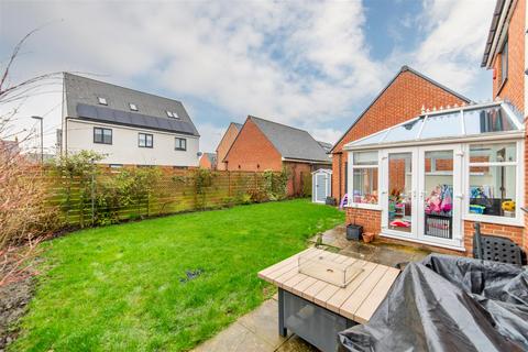 4 bedroom detached house for sale, Humbleton Road, Great Park, NE13