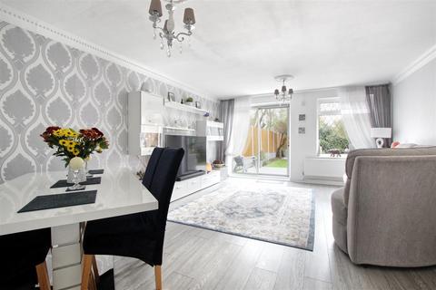 3 bedroom end of terrace house for sale, Dickson, Cheshunt