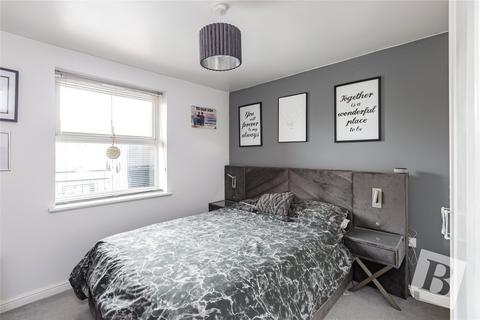 4 Osier Drive, Basildon, SS15 4HP