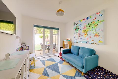 71 Rectory Gardens, Worthing, BN14 7TQ
