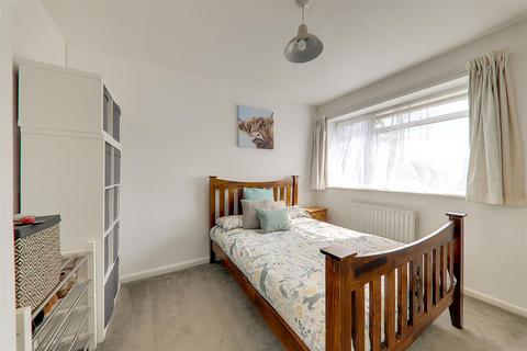 71 Rectory Gardens, Worthing, BN14 7TQ