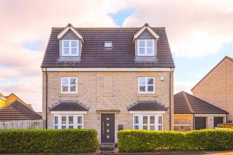 5 bedroom detached house for sale, Warton Avenue, Huddersfield