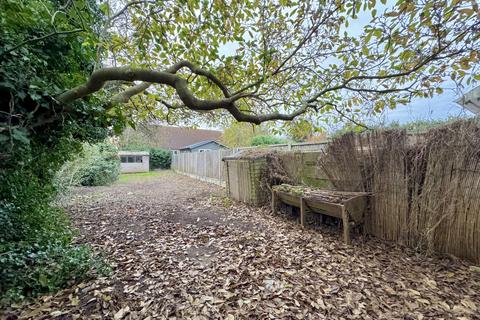 4 bedroom detached house for sale, Christchurch Road, Southend-on-Sea, Essex, SS2