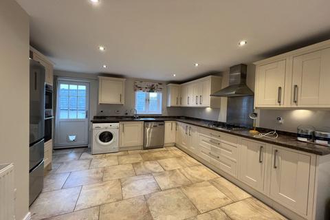 4 bedroom detached house to rent, Maes Y Llarwydd, Abergavenny, NP7